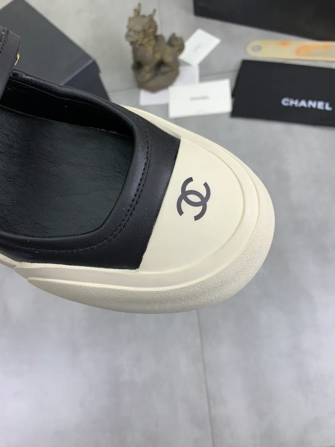 Men's men's shoes 💰P562 new high quality Chanel 25k spring counter new top quality [proud] This boot is really a lucky star for small people, thick sole 5cma more refined rhombus, slim legs, the key is very comfortable upper foot: imported cowhide lining: sheepskin lining outsole: genuine molded tpu outsole ~ 5cm heel height Color: 3️⃣ colors available Size: 35-40 (41 made to order, non-refundable)